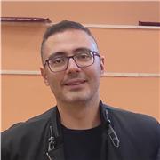 Insegnante di Psicologia e materie Psicologiche per studenti/sse di istituti di Istruzione secondaria superiore come liceo delle scienze umane, socio-psico-pedagogico o servizio sociale. Formazione Universitaria Avanzata